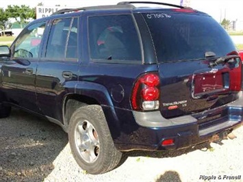 2007 Chevrolet Trailblazer LS   - Photo 2 - Davenport, IA 52802