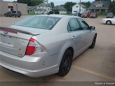 2010 Ford Fusion SE   - Photo 6 - Davenport, IA 52802