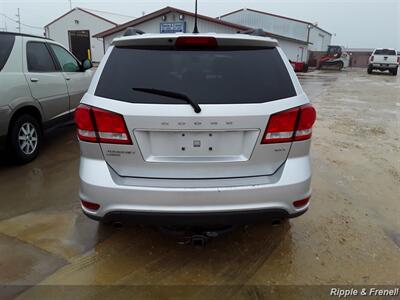 2013 Dodge Journey SXT   - Photo 9 - Davenport, IA 52802