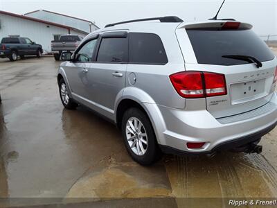 2013 Dodge Journey SXT   - Photo 8 - Davenport, IA 52802