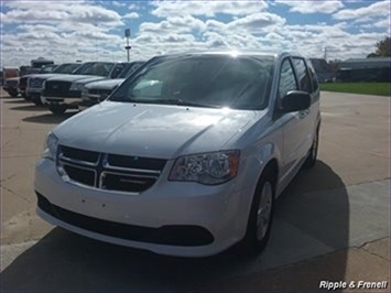 2015 Dodge Grand Caravan American Value Package   - Photo 1 - Davenport, IA 52802