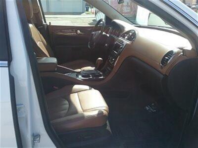 2017 Buick Enclave Leather   - Photo 10 - Silvis, IL 61282