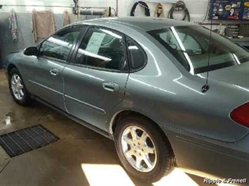 2006 Ford Taurus SEL   - Photo 2 - Davenport, IA 52802