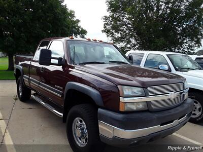 2003 Chevrolet Silverado 2500 LS 4dr Extended Cab LS   - Photo 11 - Davenport, IA 52802