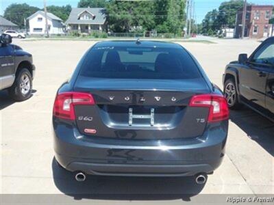 2013 Volvo S60 T5   - Photo 5 - Davenport, IA 52802