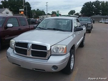 2006 Dodge Dakota SLT SLT 4dr Quad Cab   - Photo 1 - Davenport, IA 52802