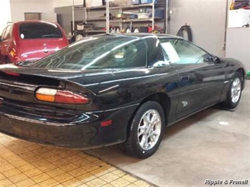 2001 Chevrolet Camaro   - Photo 6 - Davenport, IA 52802