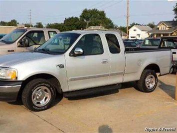 2002 Ford F-150 Lariat   - Photo 3 - Davenport, IA 52802