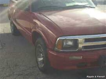 1996 Chevrolet S-10   - Photo 4 - Davenport, IA 52802