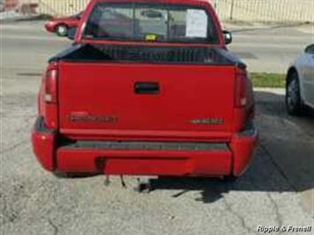 1996 Chevrolet S-10   - Photo 3 - Davenport, IA 52802