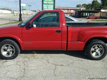 1996 Chevrolet S-10   - Photo 1 - Davenport, IA 52802