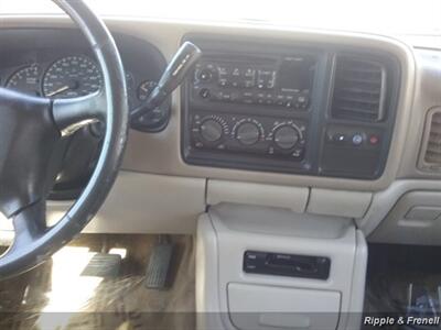 2002 GMC Yukon XL 1500 SLT   - Photo 14 - Davenport, IA 52802