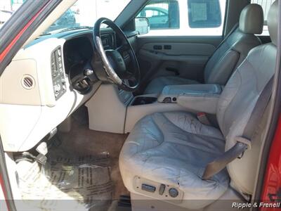 2002 GMC Yukon XL 1500 SLT   - Photo 9 - Davenport, IA 52802