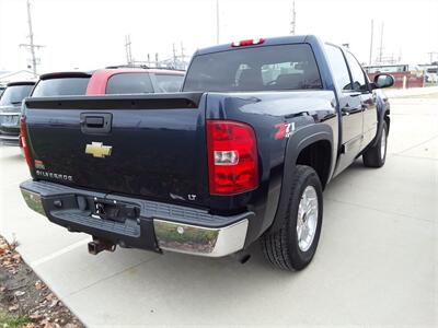 2011 Chevrolet Silverado 1500 LT - Photo 9 - Silvis, IL 61282