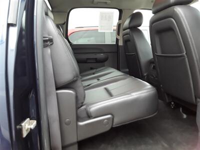 2011 Chevrolet Silverado 1500 LT - Photo 10 - Silvis, IL 61282