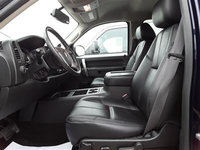 2011 Chevrolet Silverado 1500 LT - Photo 4 - Silvis, IL 61282