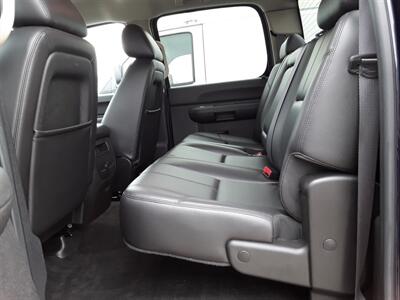 2011 Chevrolet Silverado 1500 LT - Photo 6 - Silvis, IL 61282