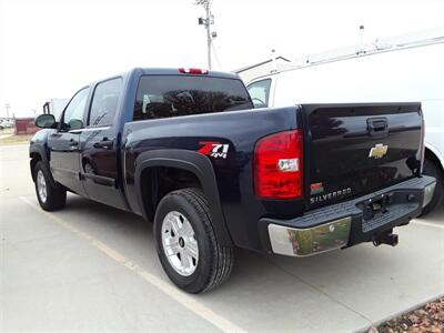 2011 Chevrolet Silverado 1500 LT - Photo 7 - Silvis, IL 61282