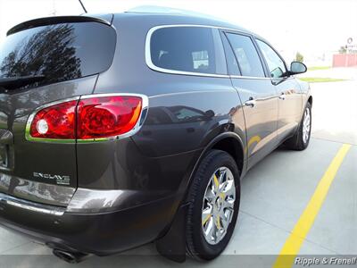 2011 Buick Enclave CXL   - Photo 11 - Davenport, IA 52802