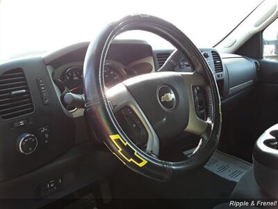 2008 Chevrolet Silverado 2500 LTZ   - Photo 12 - Davenport, IA 52802