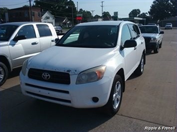 2007 Toyota RAV4   - Photo 1 - Davenport, IA 52802