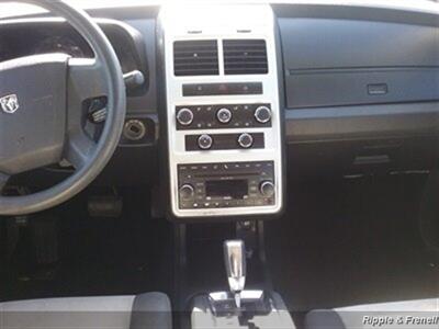 2009 Dodge Journey SXT   - Photo 14 - Davenport, IA 52802