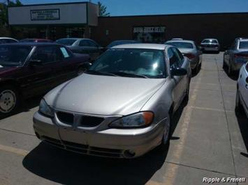 2004 Pontiac Grand Am SE1   - Photo 1 - Davenport, IA 52802