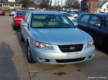 2007 Hyundai Sonata SE   - Photo 1 - Davenport, IA 52802