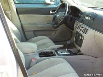 2007 Hyundai Sonata SE   - Photo 2 - Davenport, IA 52802