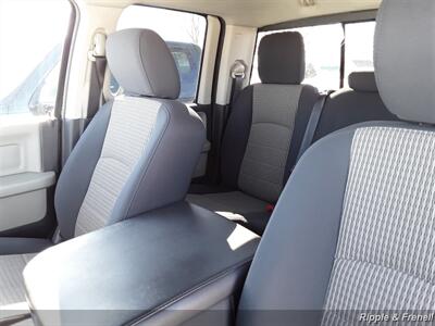 2011 RAM 1500 ST   - Photo 6 - Davenport, IA 52802