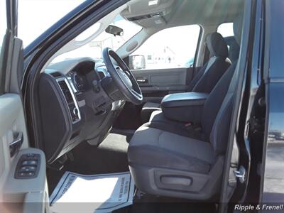 2011 RAM 1500 ST   - Photo 4 - Davenport, IA 52802