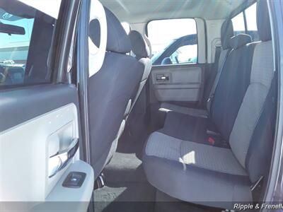 2011 RAM 1500 ST   - Photo 7 - Davenport, IA 52802