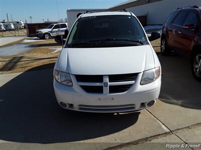 2006 Dodge Grand Caravan SXT   - Photo 1 - Davenport, IA 52802