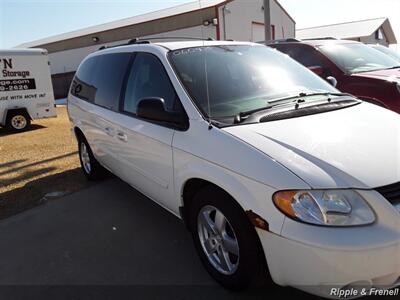 2006 Dodge Grand Caravan SXT   - Photo 13 - Davenport, IA 52802