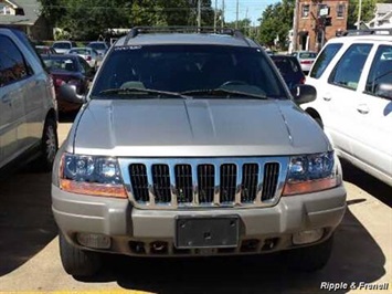 2000 Jeep Grand Cherokee Laredo   - Photo 1 - Davenport, IA 52802