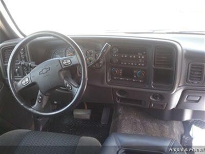 2003 Chevrolet Avalanche 1500 4dr 1500   - Photo 12 - Davenport, IA 52802