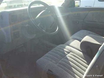 1996 Dodge Dakota Sport 2dr Sport   - Photo 2 - Davenport, IA 52802