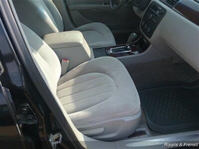 2006 Buick Lucerne CX   - Photo 10 - Davenport, IA 52802