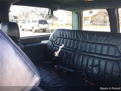 1994 Chevrolet Suburban K1500 4dr K1500   - Photo 9 - Davenport, IA 52802
