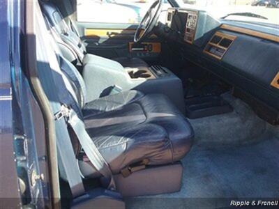 1994 Chevrolet Suburban K1500 4dr K1500   - Photo 12 - Davenport, IA 52802