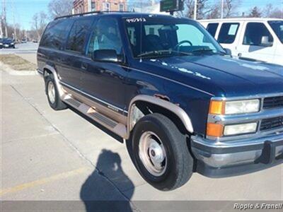 1994 Chevrolet Suburban K1500 4dr K1500   - Photo 4 - Davenport, IA 52802