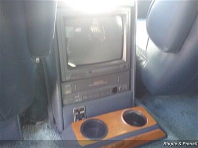 1994 Chevrolet Suburban K1500 4dr K1500   - Photo 11 - Davenport, IA 52802