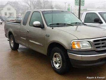 2002 Ford F-150 XLT   - Photo 2 - Davenport, IA 52802