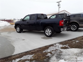 2007 Chevrolet Silverado 1500 LTZ LTZ 4dr Extended Cab   - Photo 4 - Davenport, IA 52802