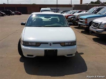 1997 Oldsmobile Cutlass Supreme SL   - Photo 1 - Davenport, IA 52802