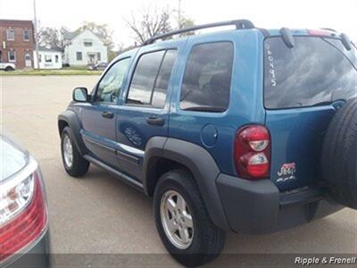 2006 Jeep Liberty Sport Sport 4dr SUV   - Photo 7 - Davenport, IA 52802