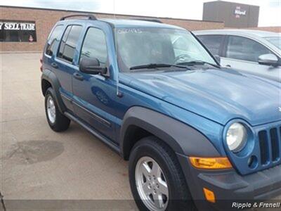 2006 Jeep Liberty Sport Sport 4dr SUV   - Photo 4 - Davenport, IA 52802