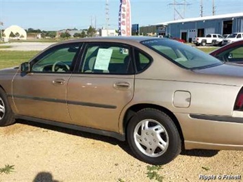 2005 Chevrolet Impala   - Photo 2 - Davenport, IA 52802