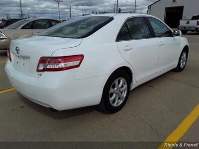 2011 Toyota Camry LE   - Photo 9 - Davenport, IA 52802