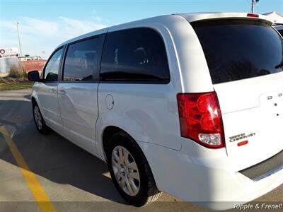 2017 Dodge Grand Caravan SE   - Photo 8 - Davenport, IA 52802